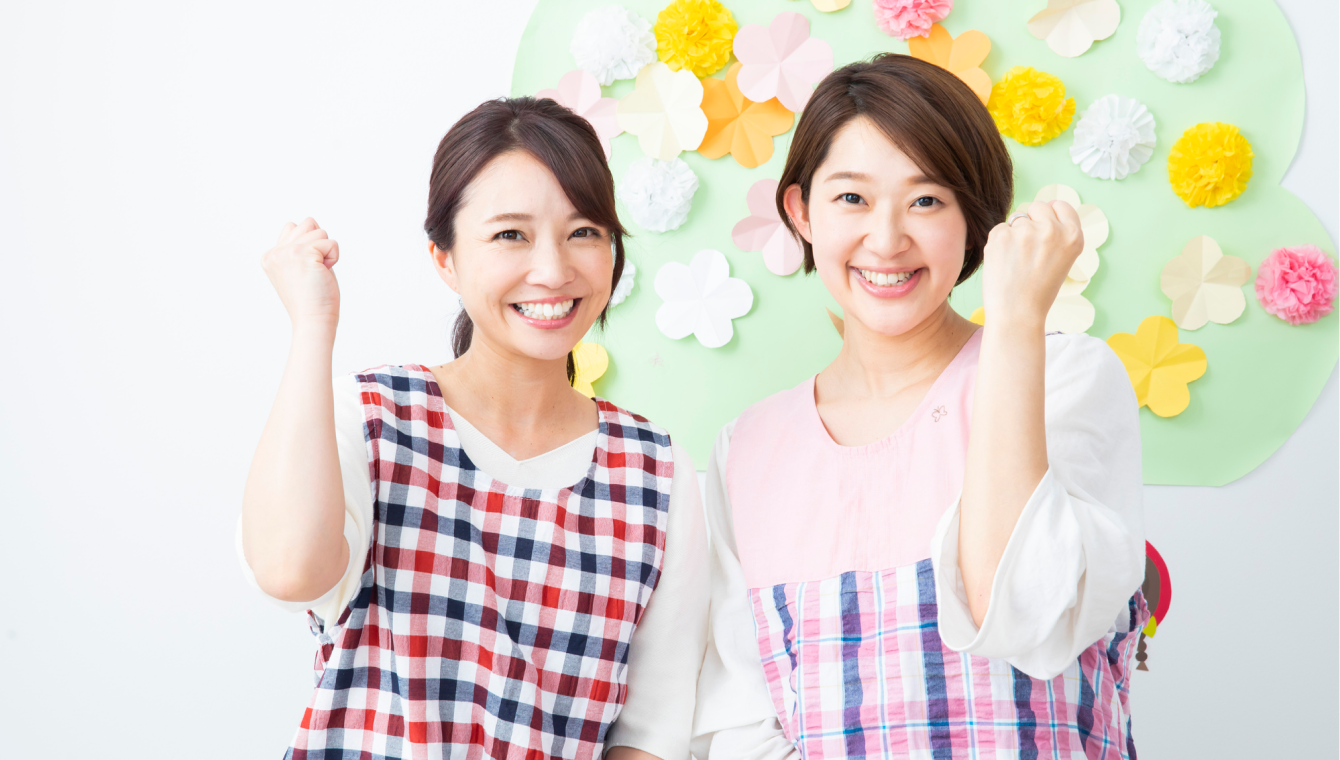 笑顔の保育士